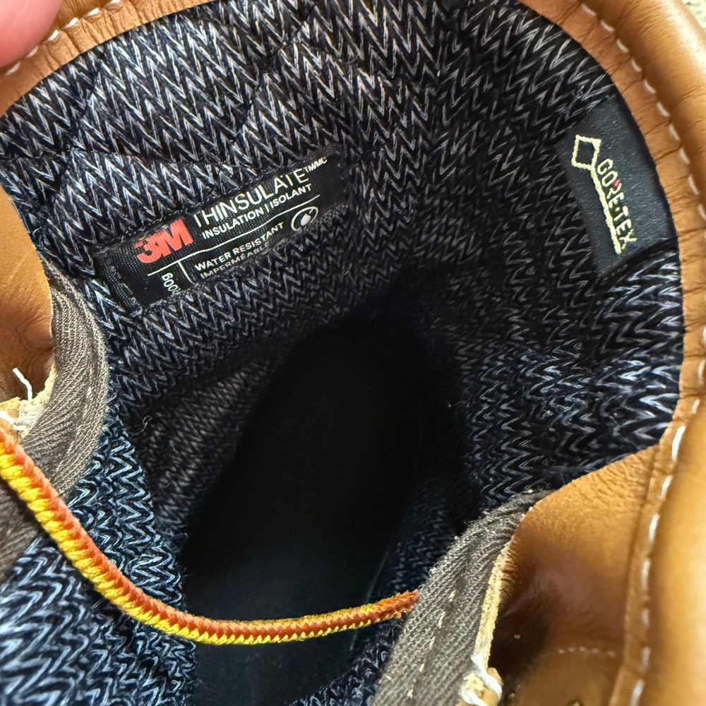L.L.Bean Women's Gore-Tex Bean Boots, 8" Insulated, 6 WIDE - Picture 5 of 7